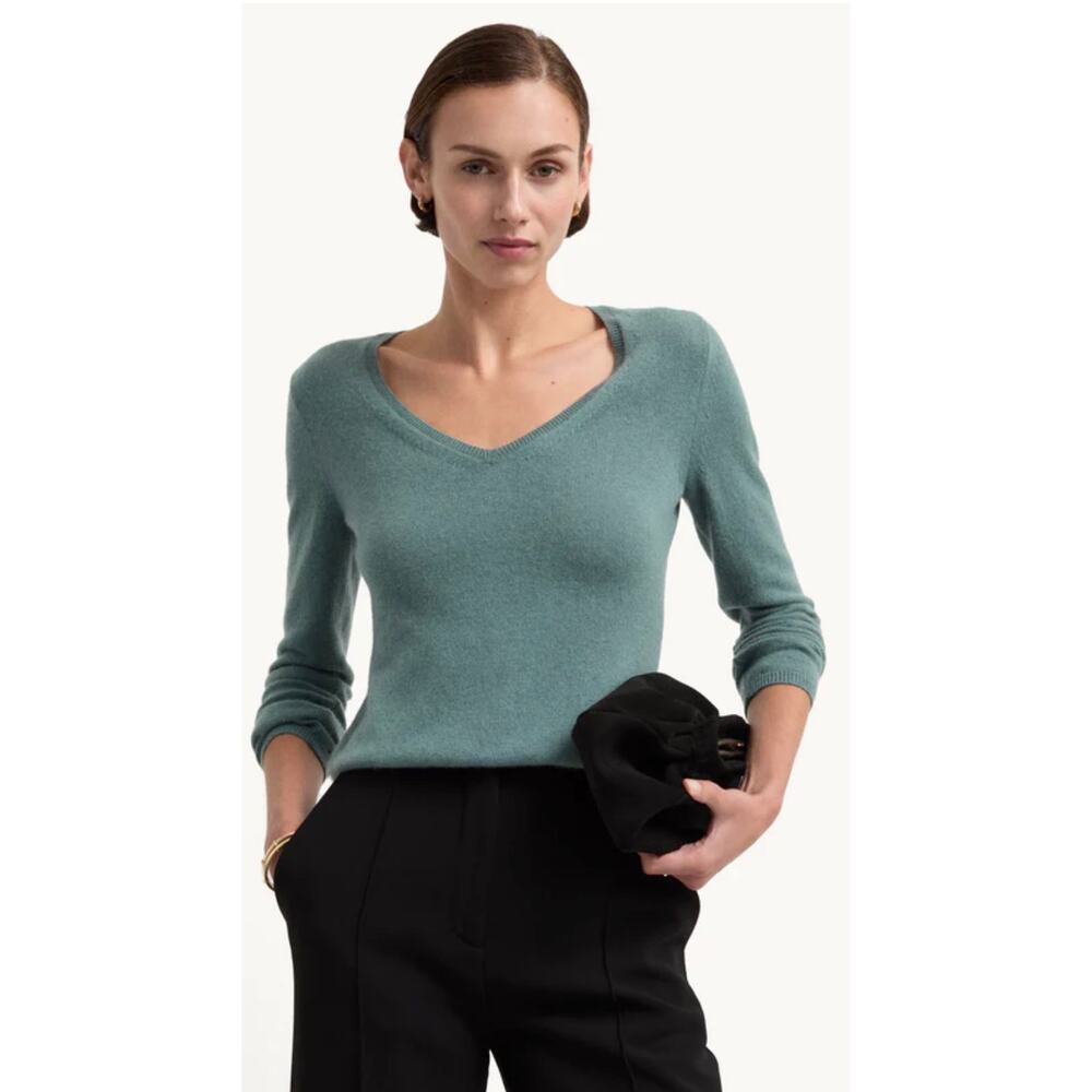G by Goop Greer‎ Sweater Italian Cashmere V-Neck in Sage Size Medium